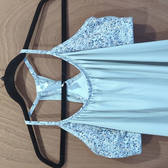 Lululemon No Limits Tank- Silver Spoon - Picture 4 of 5